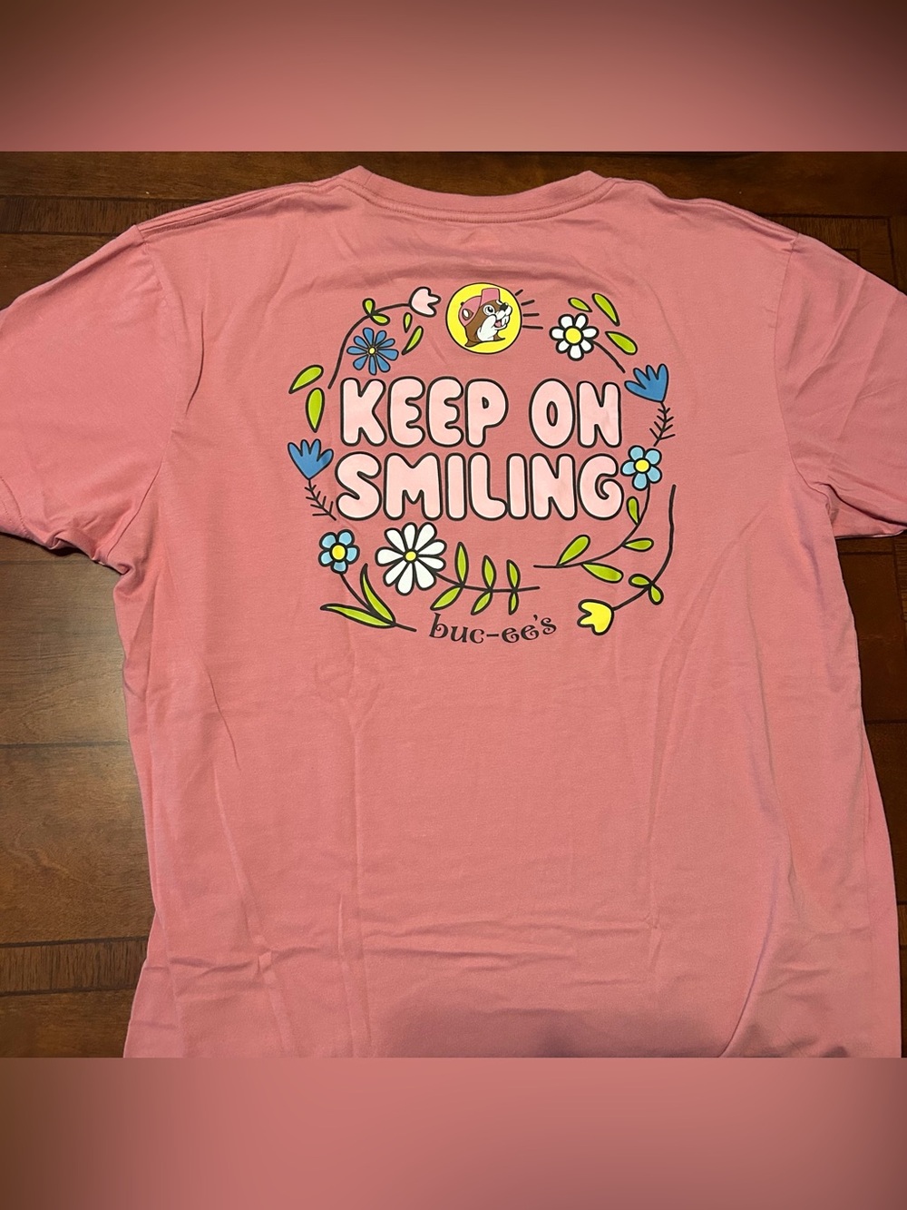 Buc-ee’s Keep on Smiling Floral Beaver T-Shirt Size XL Worn Once